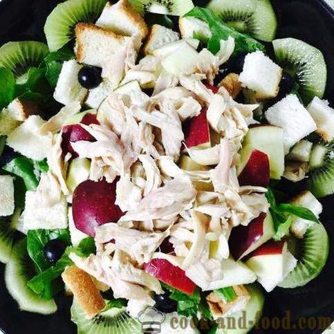 For fans of unusual sensations: kiwi salad and chicken - video recipes at home