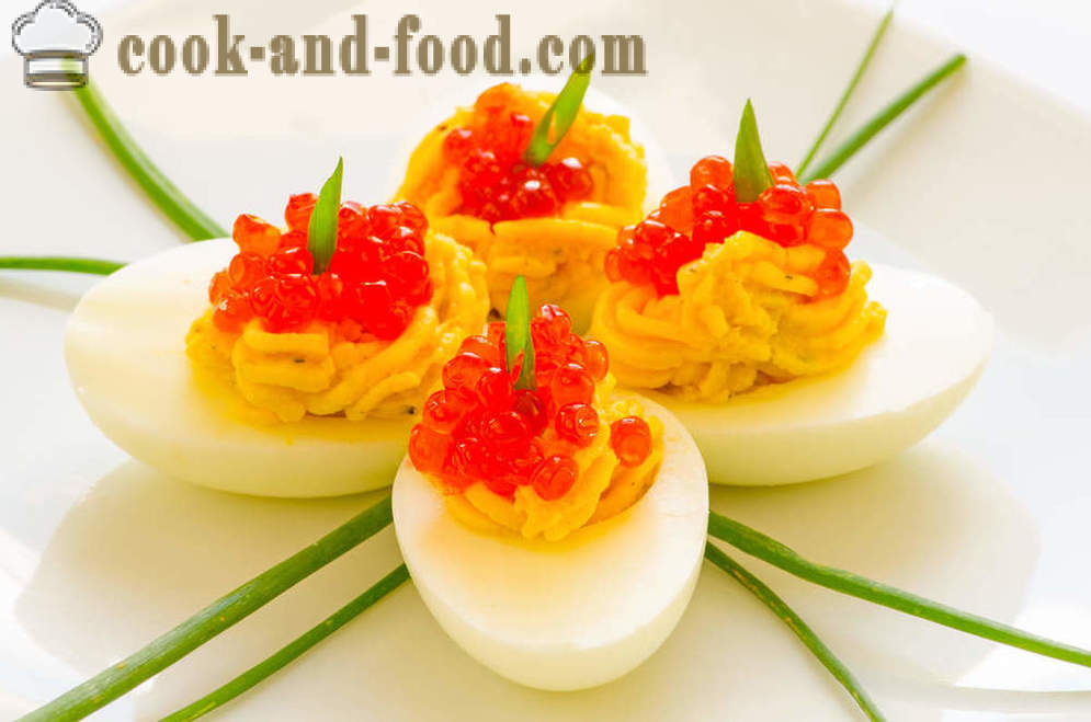 Excellent appetizer: stuffed eggs - video recipes at home
