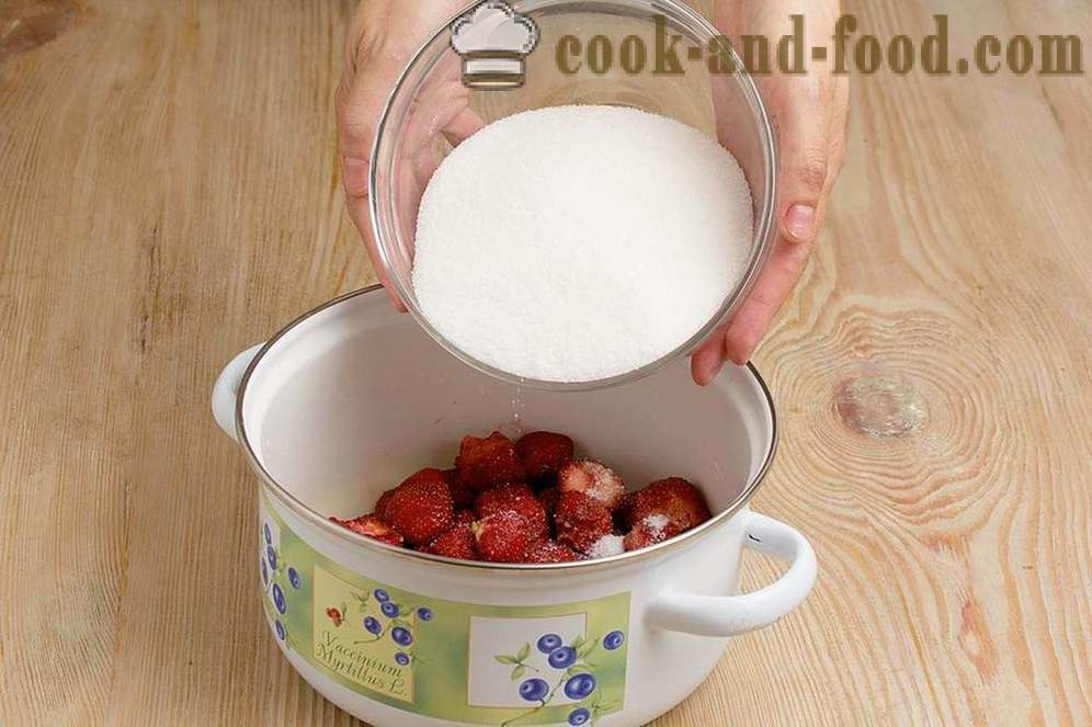 Strawberry jam: 5 new recipes