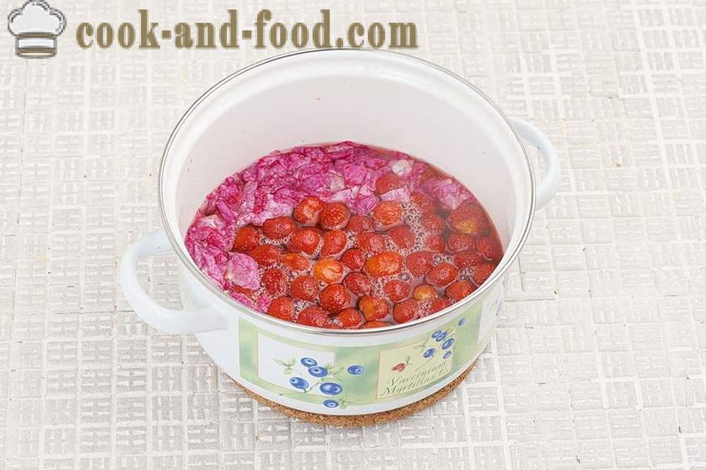 Strawberry jam: 5 new recipes