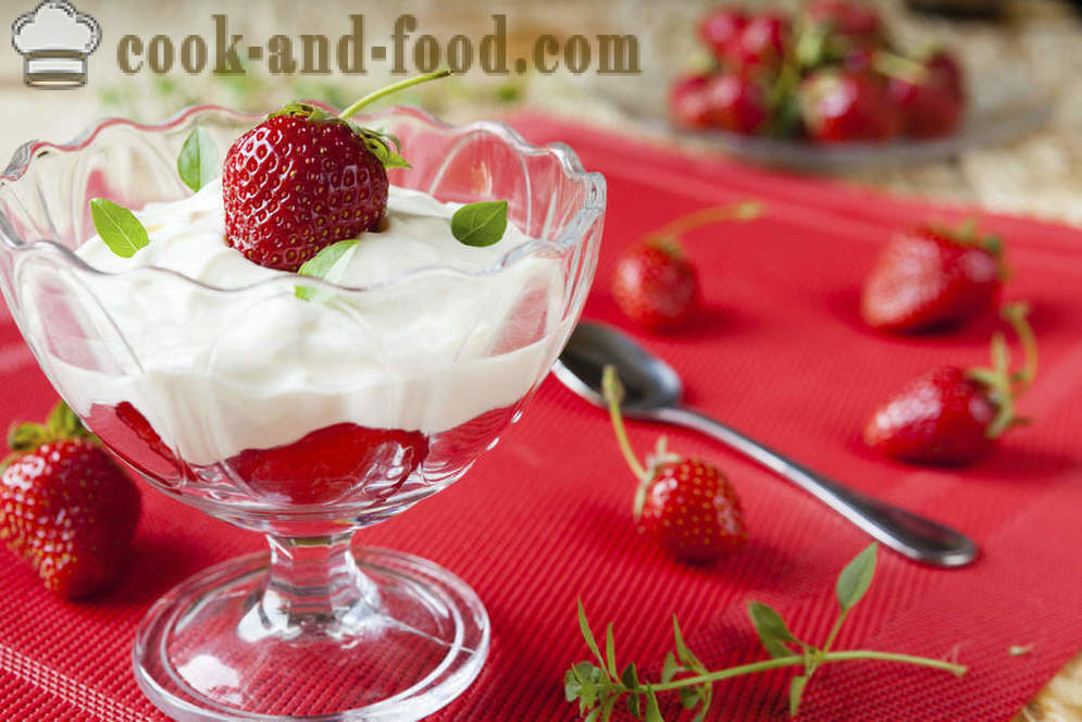 Cake, airy cream and strawberry tea by Ivlev and carob - video recipes at home