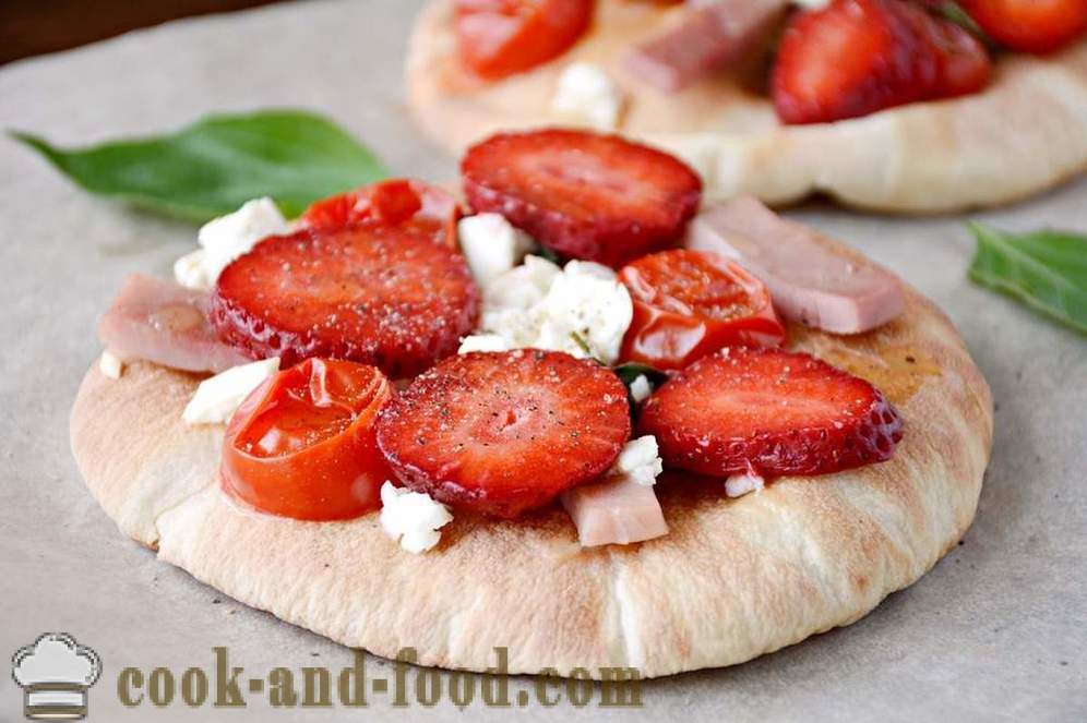 Pizza, soup and cake with strawberries for lunch - video recipes at home
