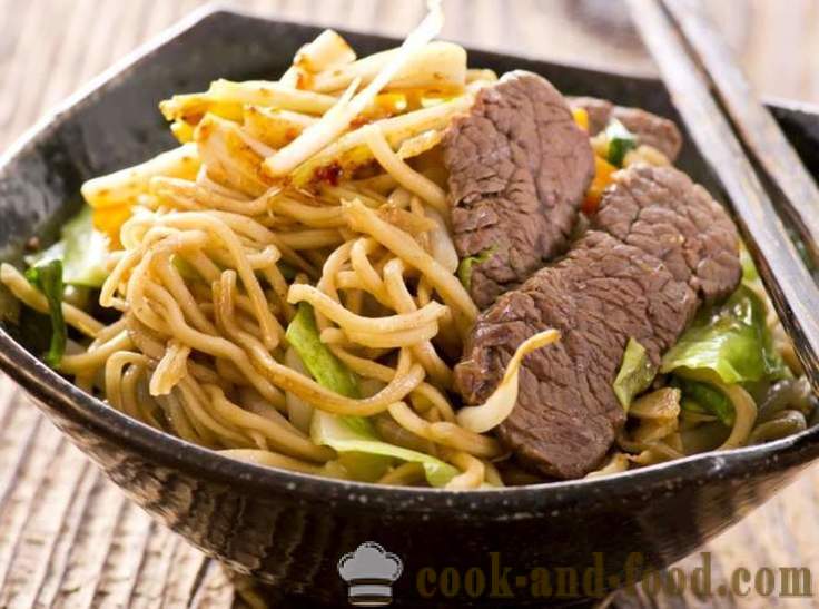 Egg noodles and steak ribeye Asian-inspired - video recipes at home